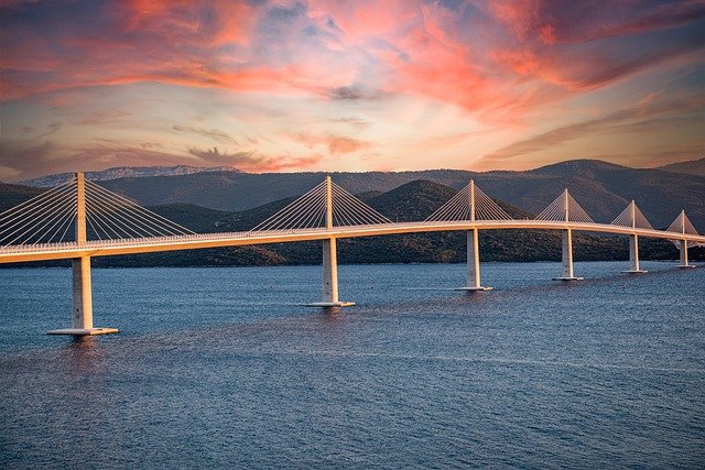 Le pont de Pelješac - la route pour éviter les frontières en voyageant de Split à Dubrovnik 