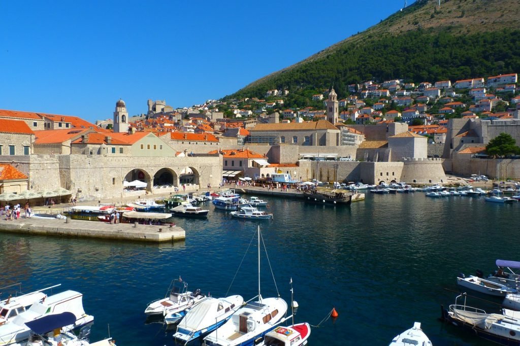 Découvrez Dubrovnik : Le coût des remparts analysé Les remparts de la ville de Dubrovnik sont-ils abordables ?
